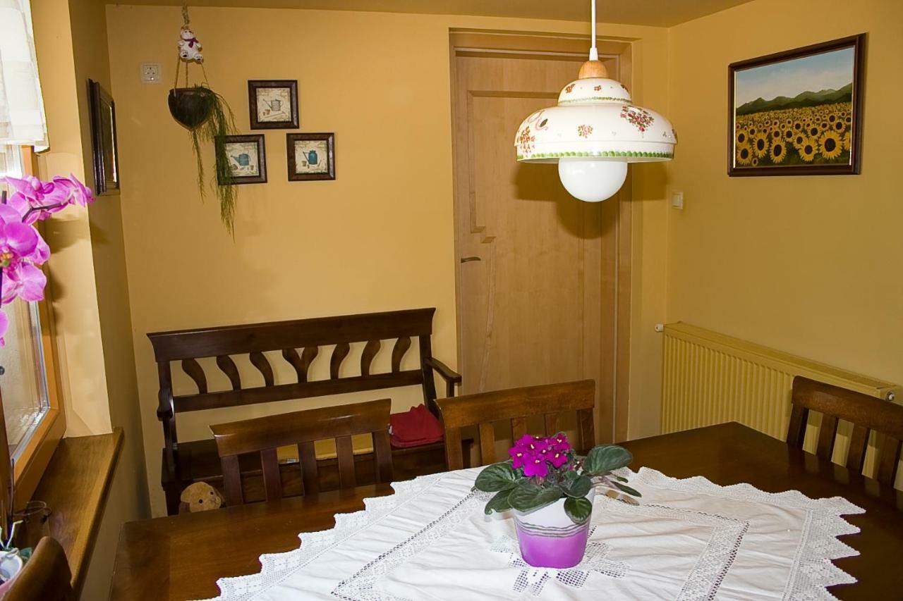 Apartma Obrh Smarjeske Toplice Εξωτερικό φωτογραφία
